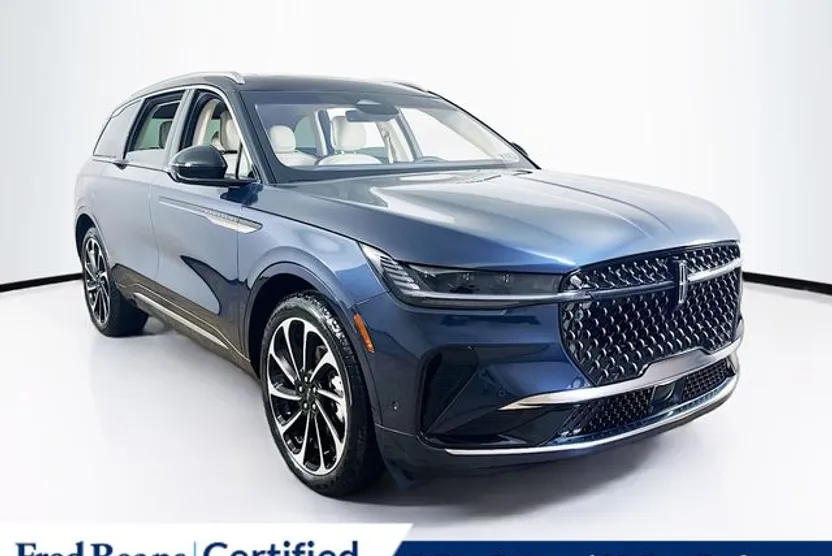 2024 Lincoln Nautilus Black Label photo 1