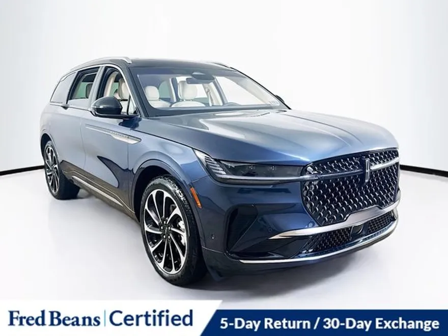 2024 Lincoln Nautilus Black Label photo 1