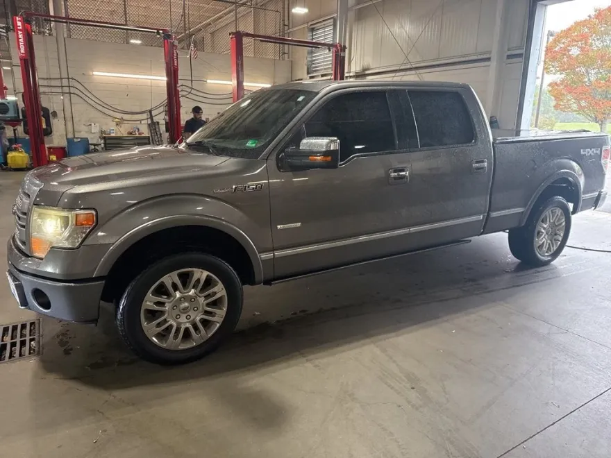 2014 Ford F-150 Platinum photo 1