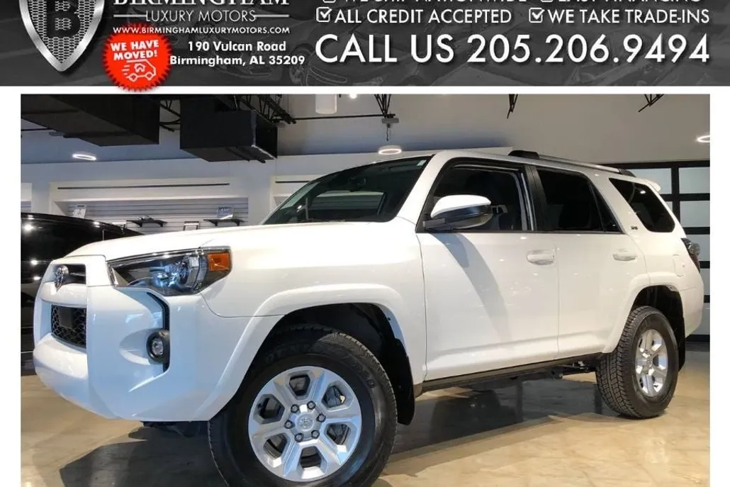 2022 Toyota 4Runner SR5 photo 1