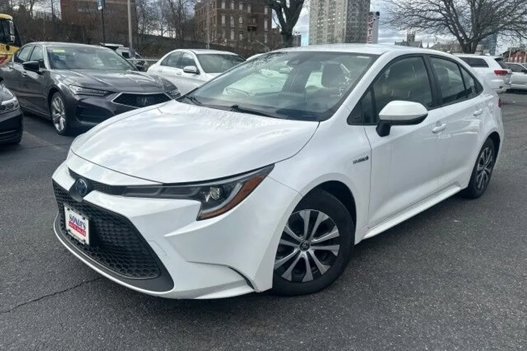 2021 Toyota Corolla Hybrid LE photo 1