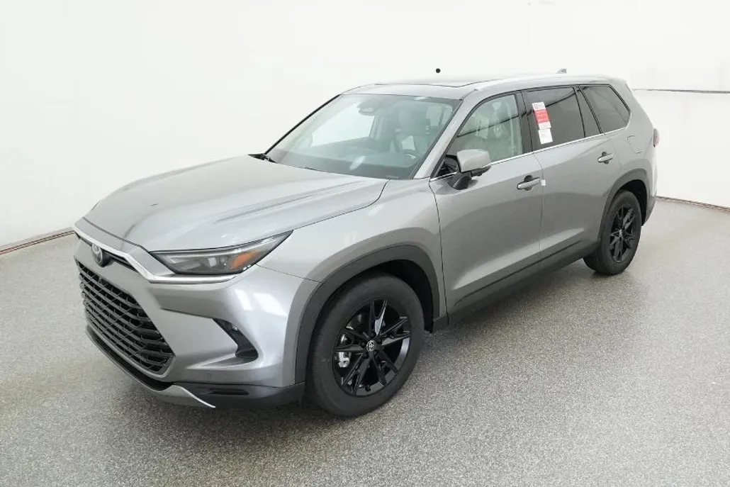 2025 Toyota Grand Highlander Platinum photo 1