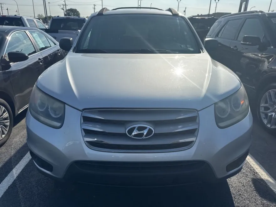 2012 Hyundai Santa Fe GLS photo 1