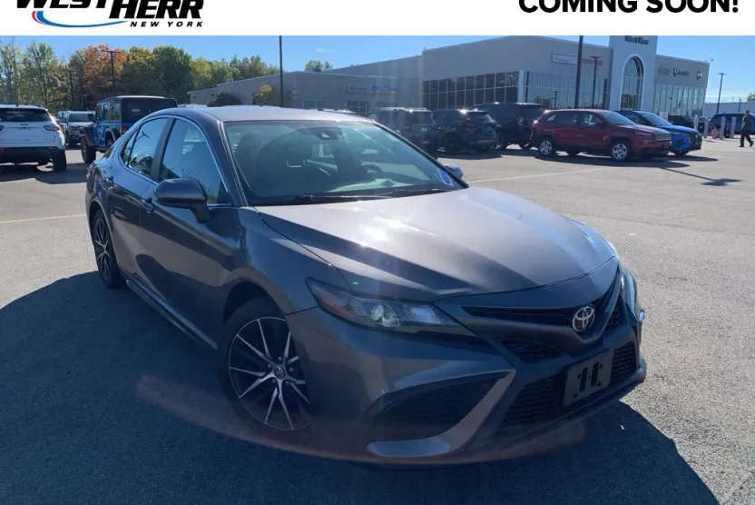 2021 Toyota Camry SE photo 1