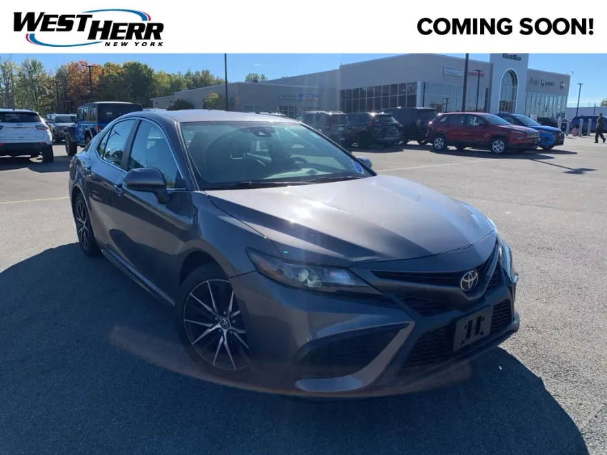 2021 Toyota Camry SE photo 1