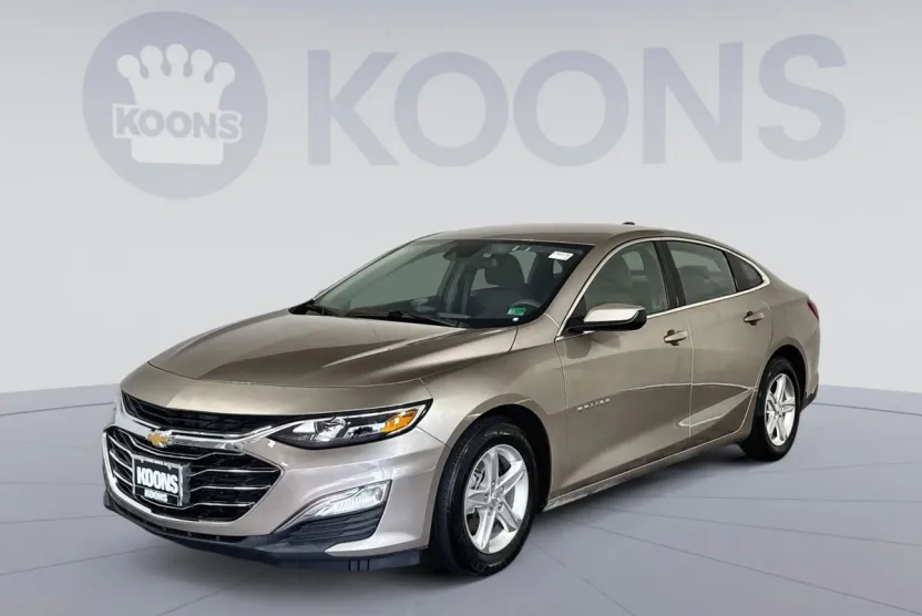 2022 Chevrolet Malibu LS photo 1