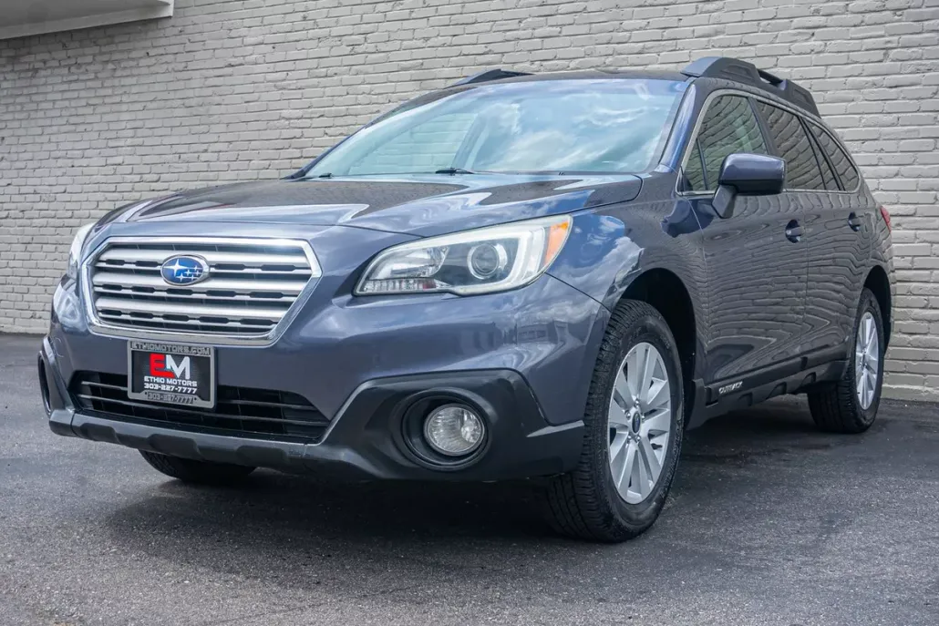 2015 Subaru Outback 2.5i Premium photo 1