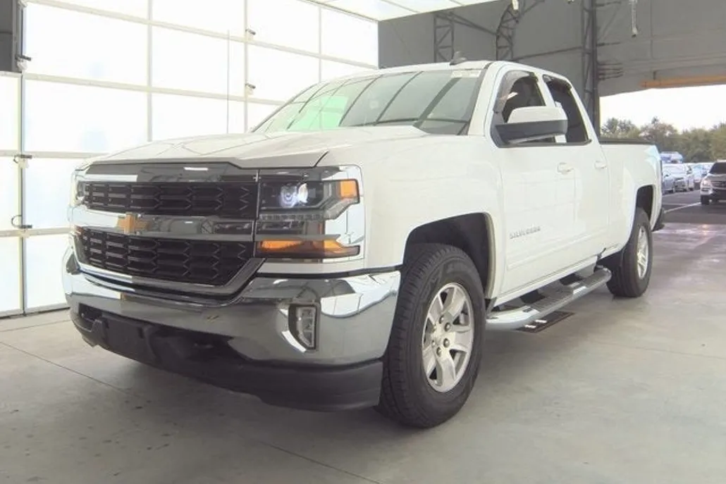 2017 Chevrolet Silverado 1500 LT1 photo 1