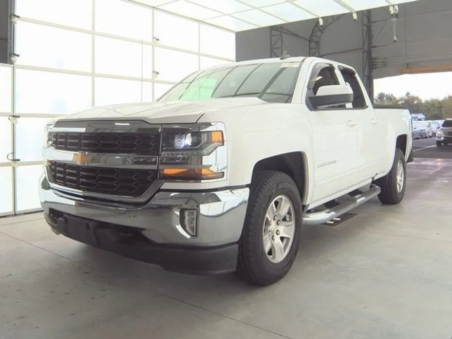 2017 Chevrolet Silverado 1500 LT1 photo 1