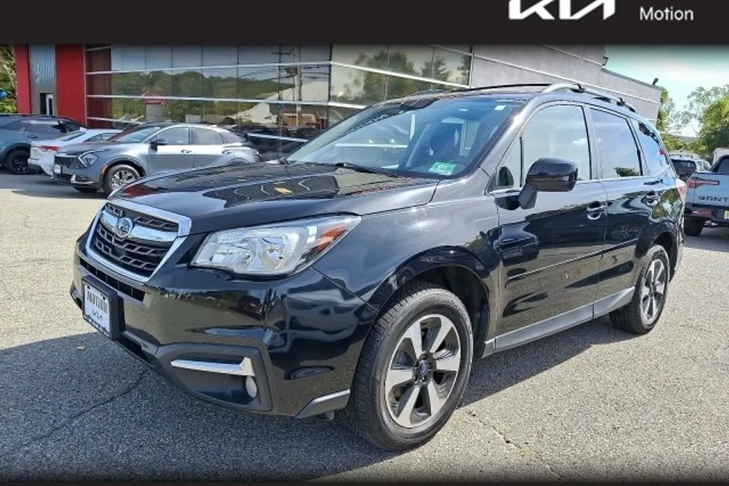 2017 Subaru Forester Premium photo 1