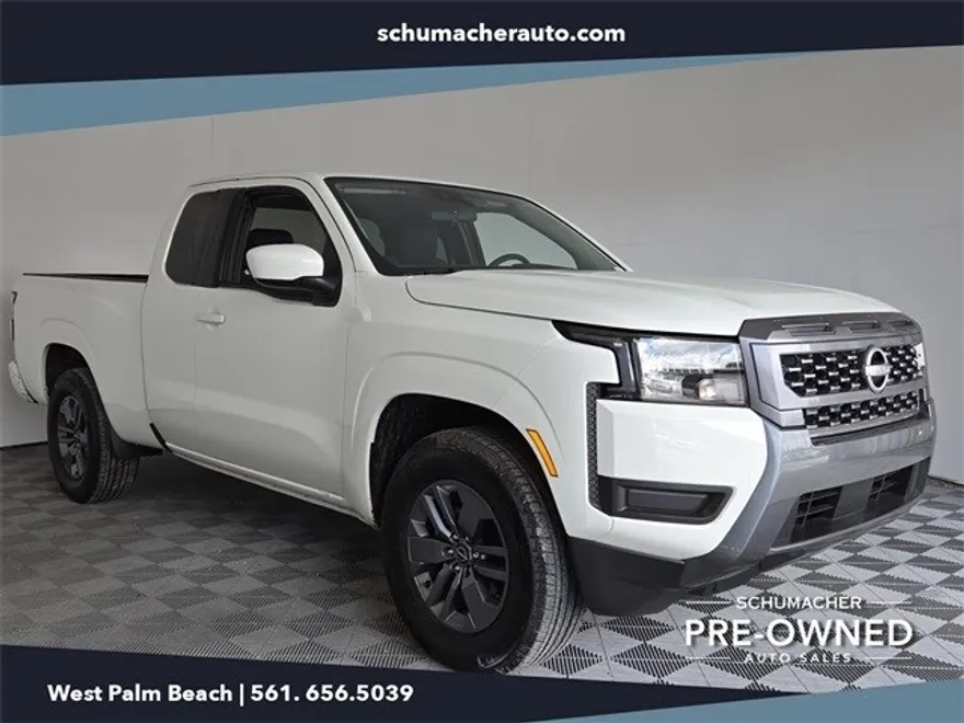 2025 Nissan Frontier SV photo 1