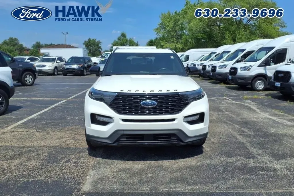2022 Ford Explorer ST-Line photo 1