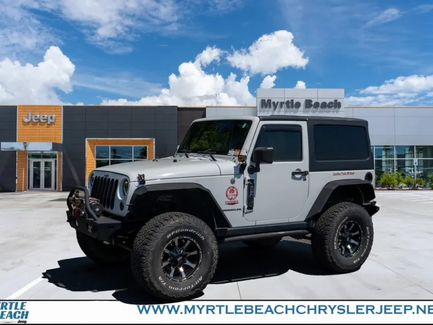 2014 Jeep Wrangler Sahara photo 1