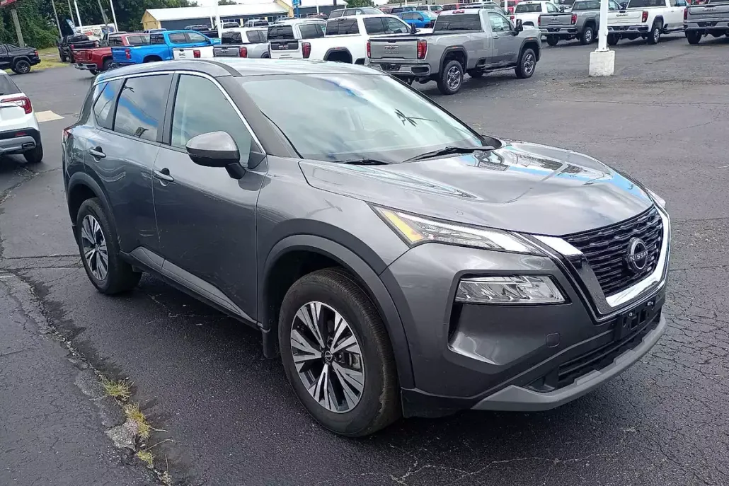 2022 Nissan Rogue SV photo 1