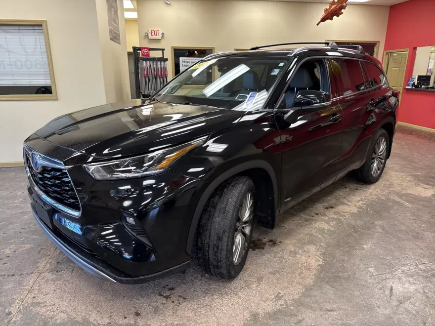 2022 Toyota Highlander Hybrid Platinum photo 1