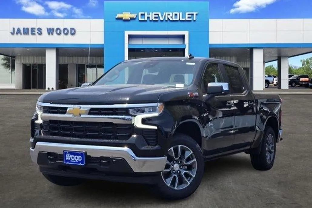 2026 Chevrolet Silverado LT photo 1