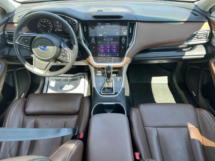 2022 Subaru Outback Touring photo 1