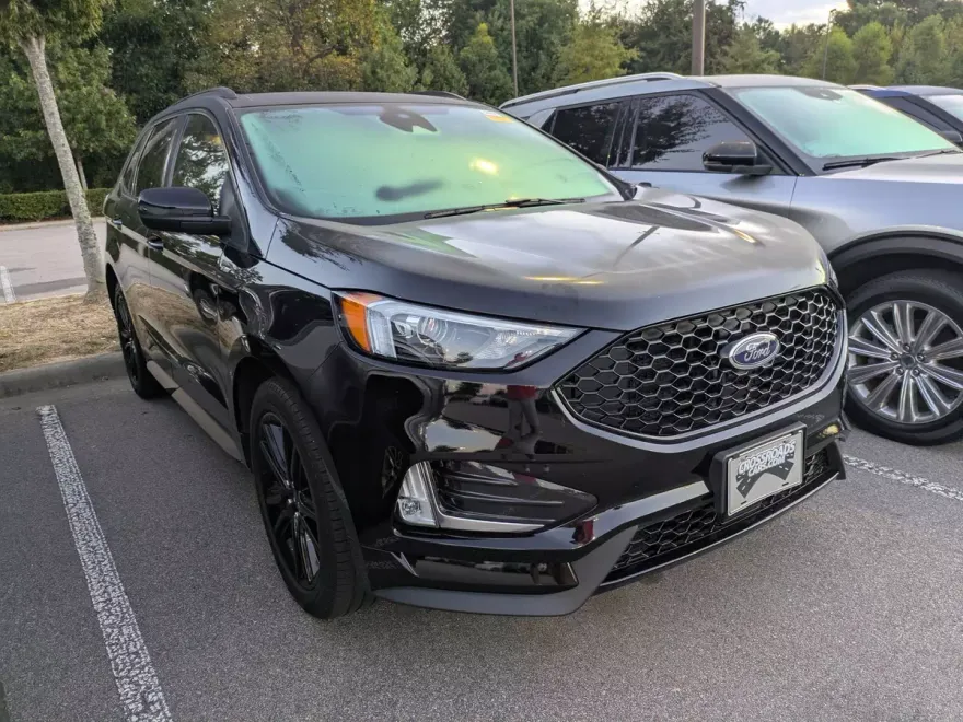 2022 Ford Edge ST-Line photo 1