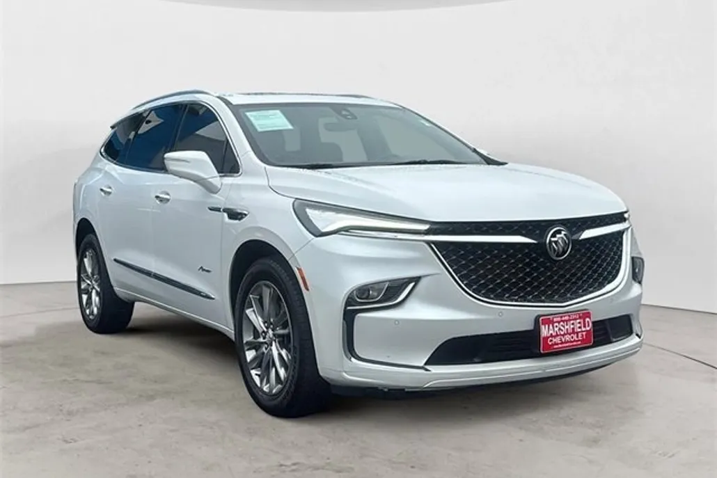 2024 Buick Enclave Avenir photo 1