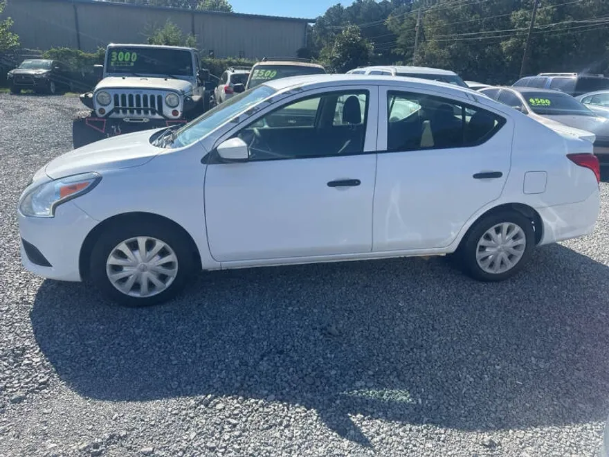 2018 Nissan Versa Sedan Plus photo 1