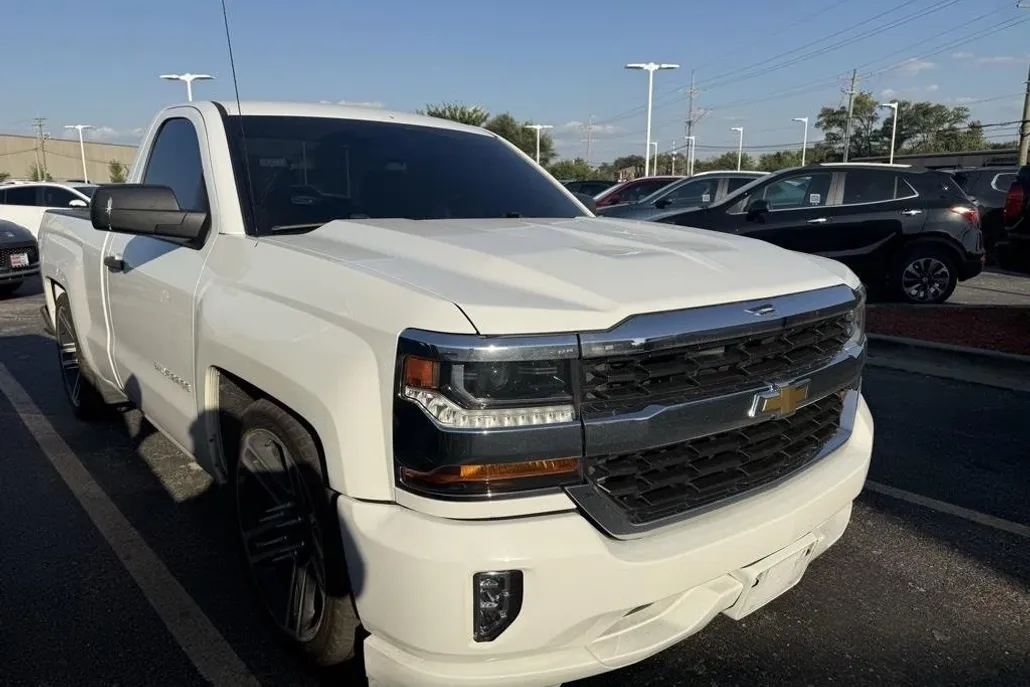 2018 Chevrolet Silverado Work Truck LS Base photo 1