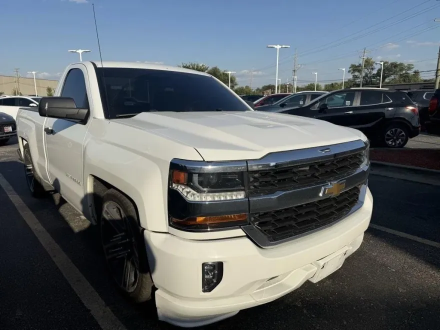 2018 Chevrolet Silverado Work Truck LS Base photo 1