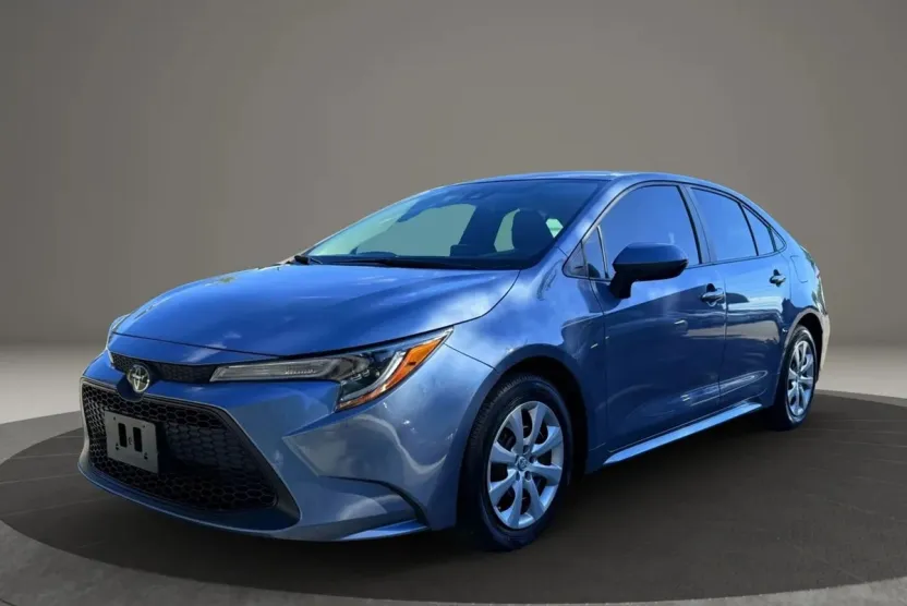 2022 Toyota Corolla LE photo 1