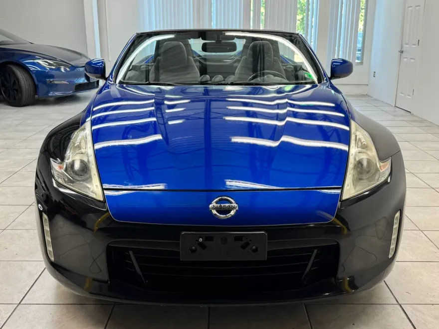 2016 Nissan 370Z Touring Sport photo 1