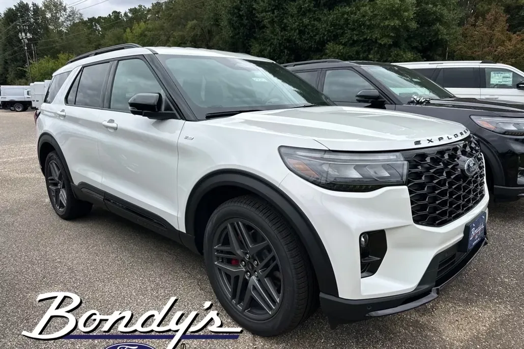 2025 Ford Explorer ST-Line photo 1