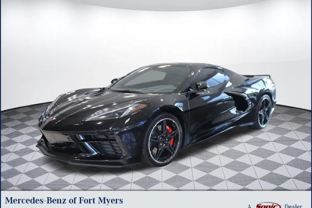 2021 Chevrolet Corvette Stingray 2LT Convertible photo 1