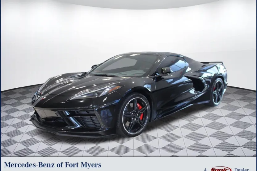 2021 Chevrolet Corvette Stingray 2LT Convertible photo 1
