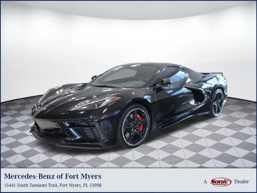 2021 Chevrolet Corvette Stingray 2LT Convertible photo 1