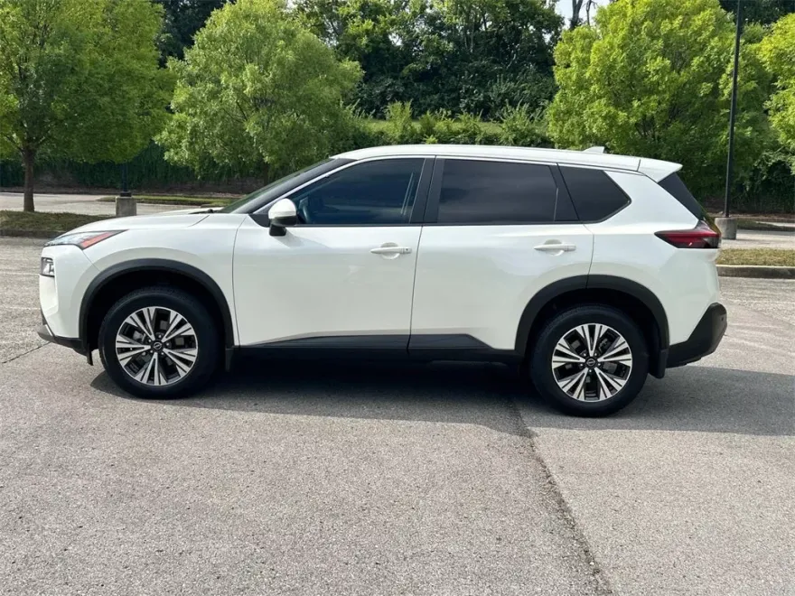 2023 Nissan Rogue SV photo 1