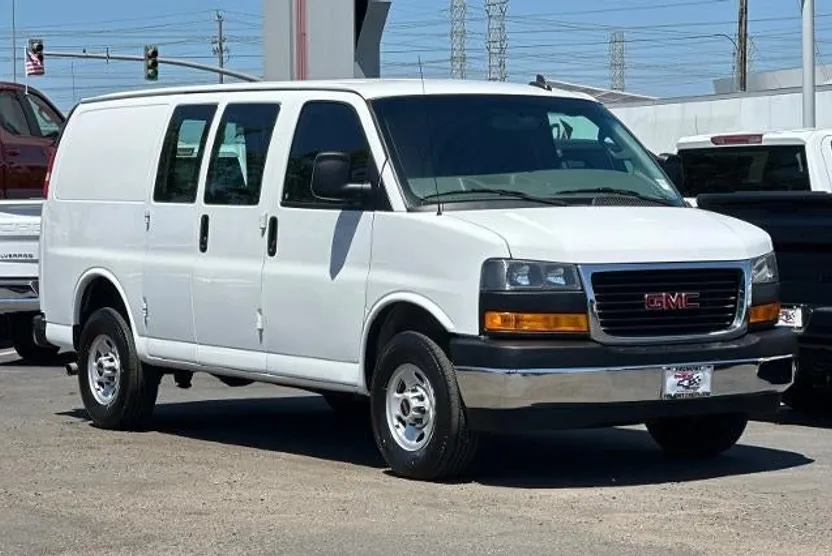 2022 Gmc Savana Cargo 2500 photo 1