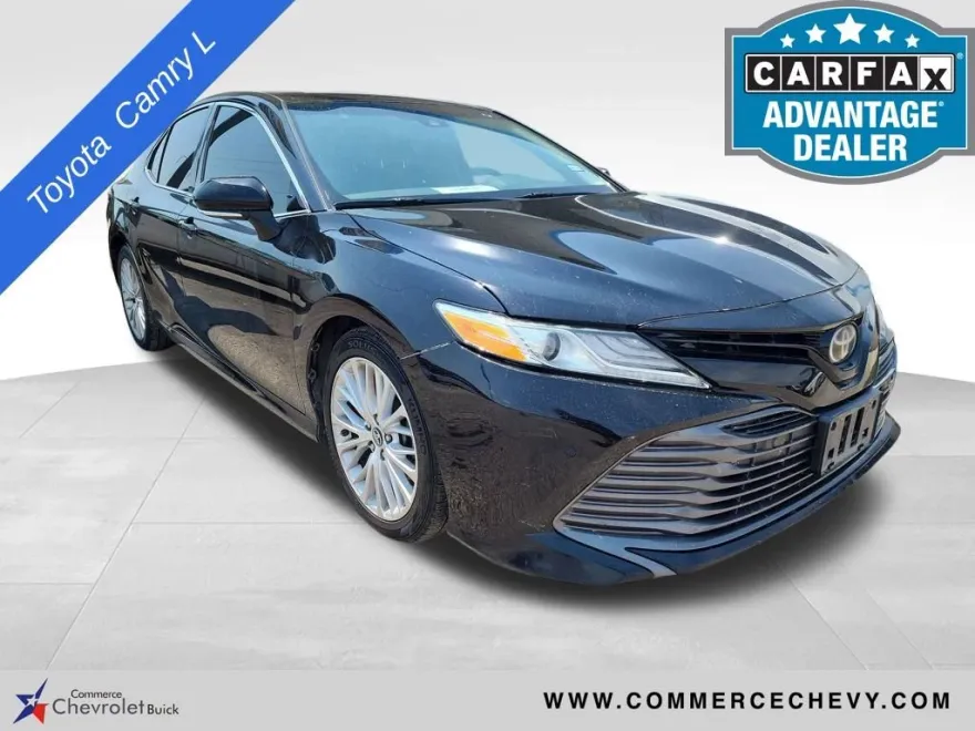 2018 Toyota Camry XLE photo 1