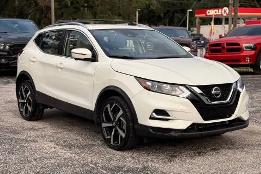 2021 Nissan Rogue Sport SL photo 1