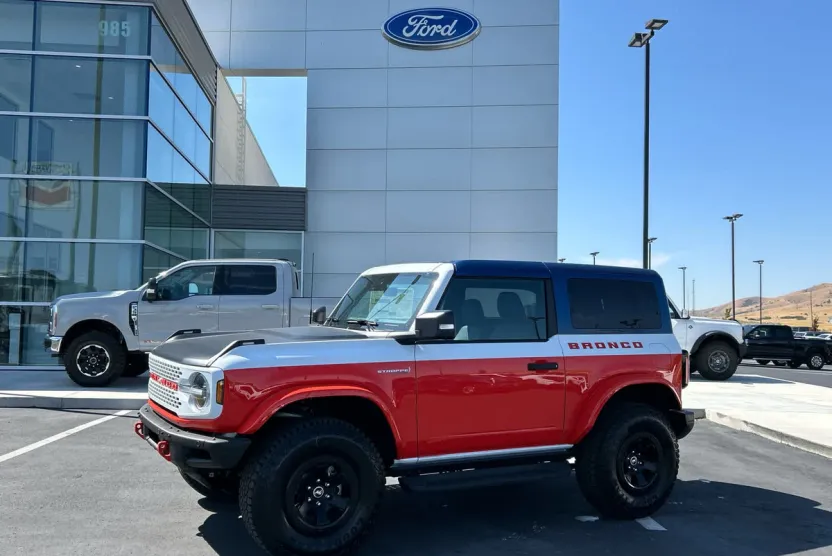 2025 Ford Bronco First Edition photo 1