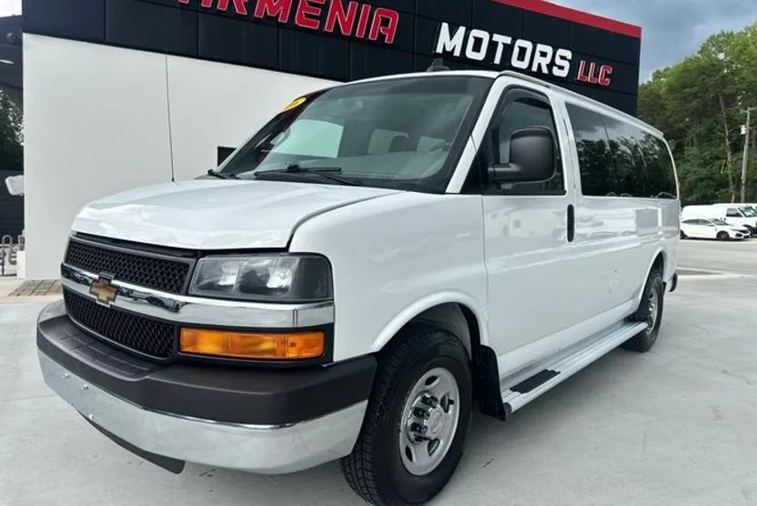 2021 Chevrolet Express 3500 Cargo photo 1