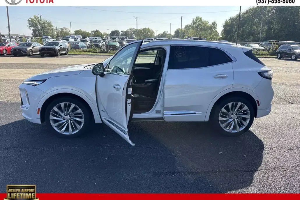 2024 Buick Envision Avenir photo 1
