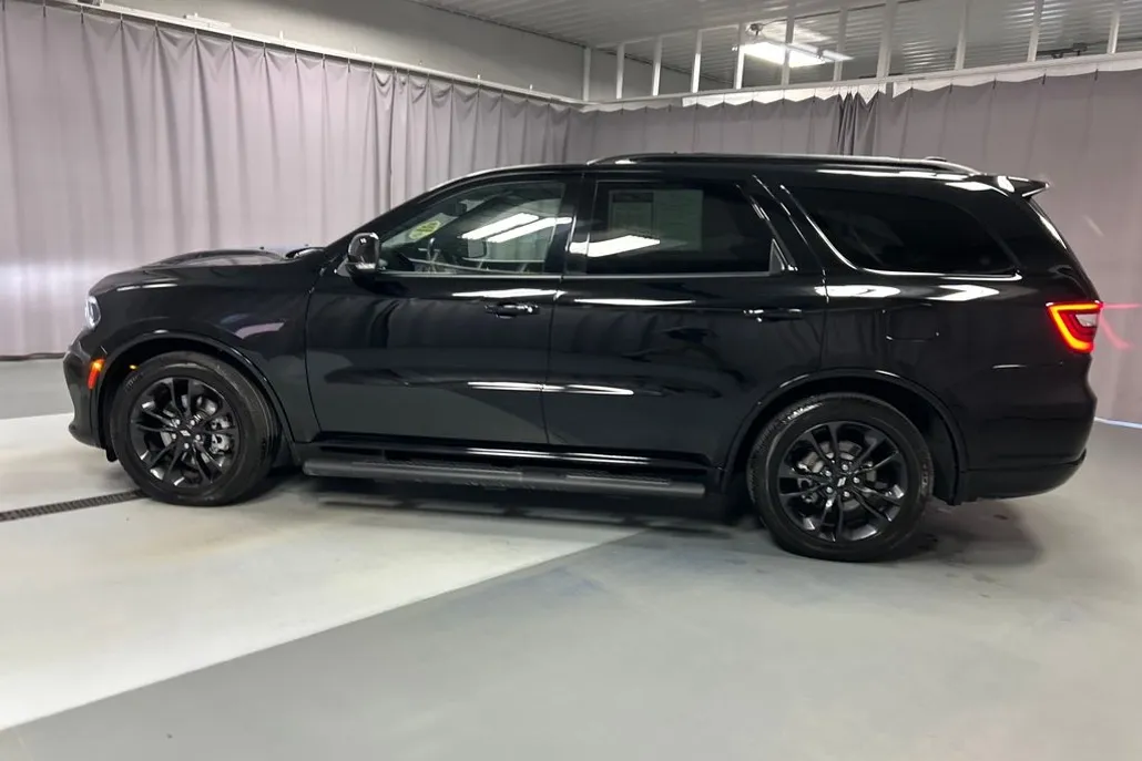 2025 Dodge Durango R/T photo 1