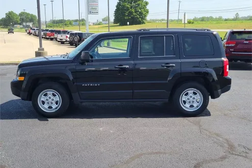 2016 Jeep Patriot Sport photo 2