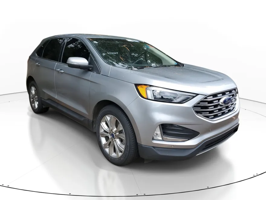 2022 Ford Edge Titanium photo 1