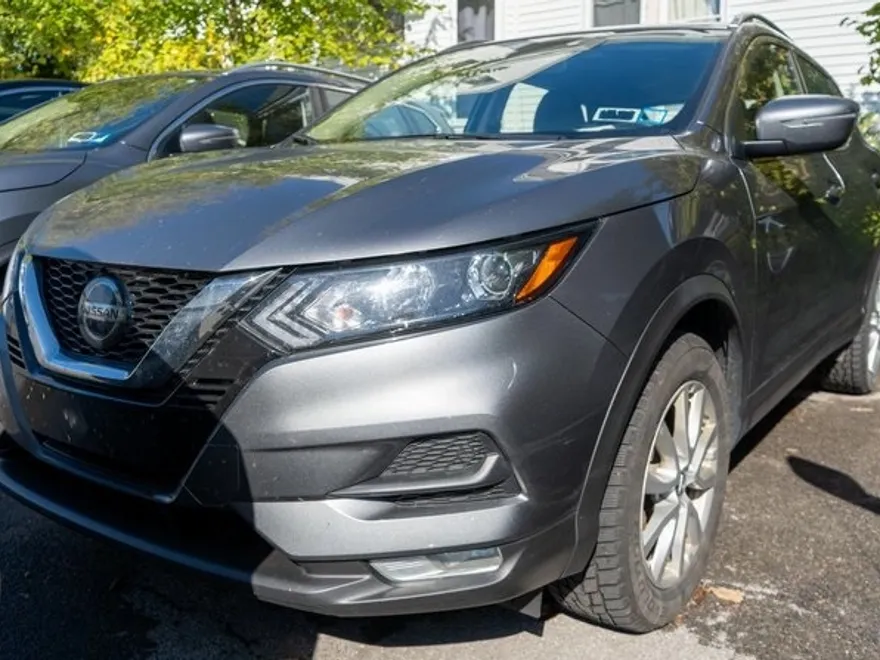 2022 Nissan Rogue Sport SV photo 1