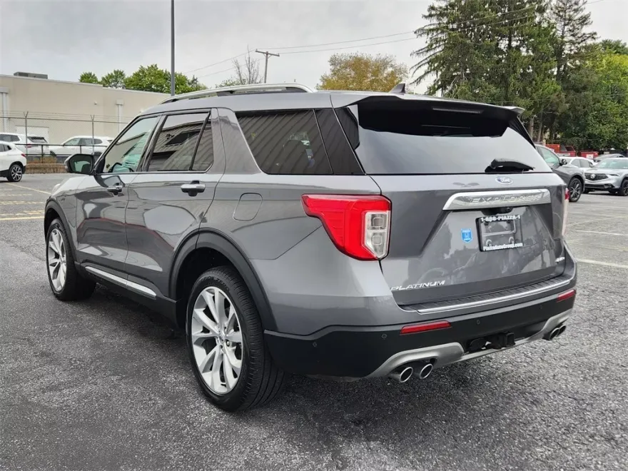 2021 Ford Explorer Platinum photo 1