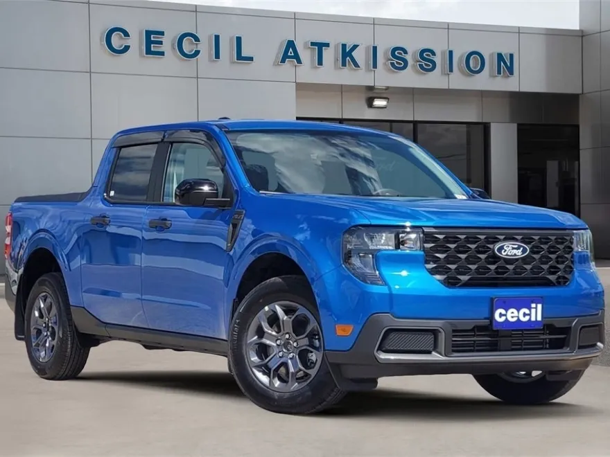 2025 Ford Maverick XLT photo 1