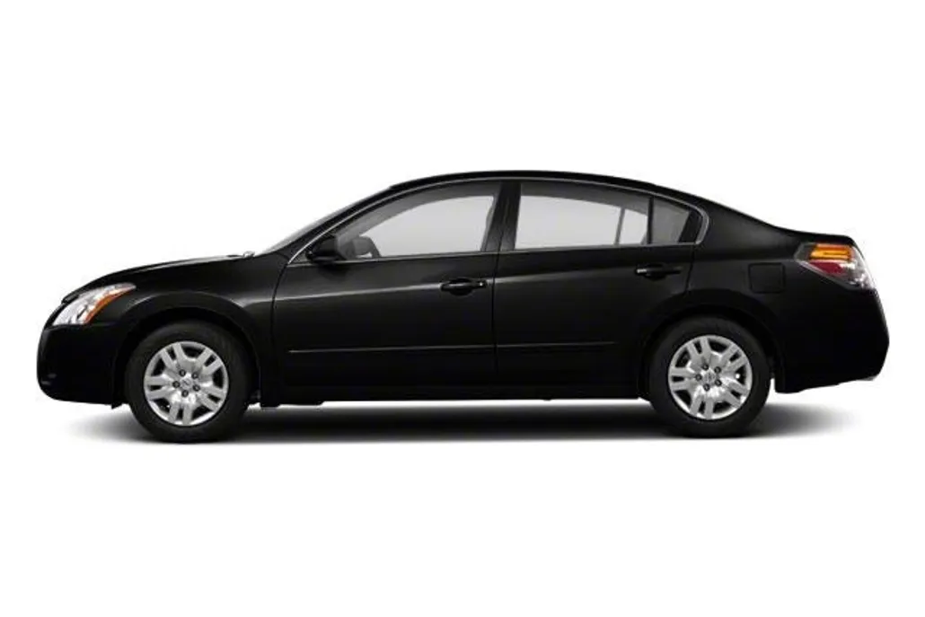 2012 Nissan Altima 2.5 S photo 1