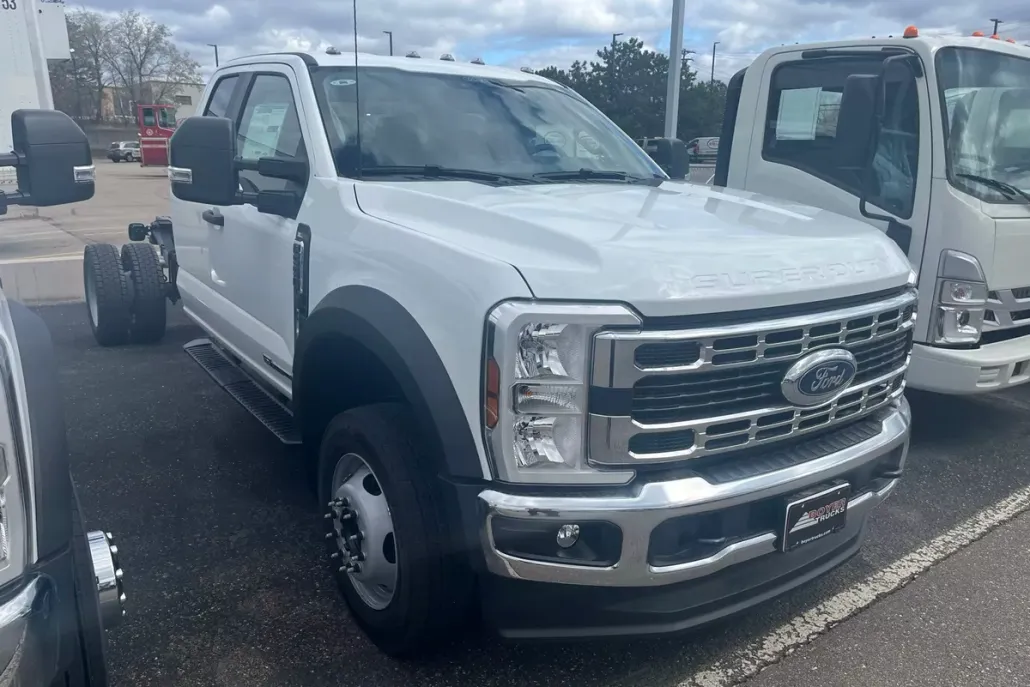 2025 Ford F-550 photo 1