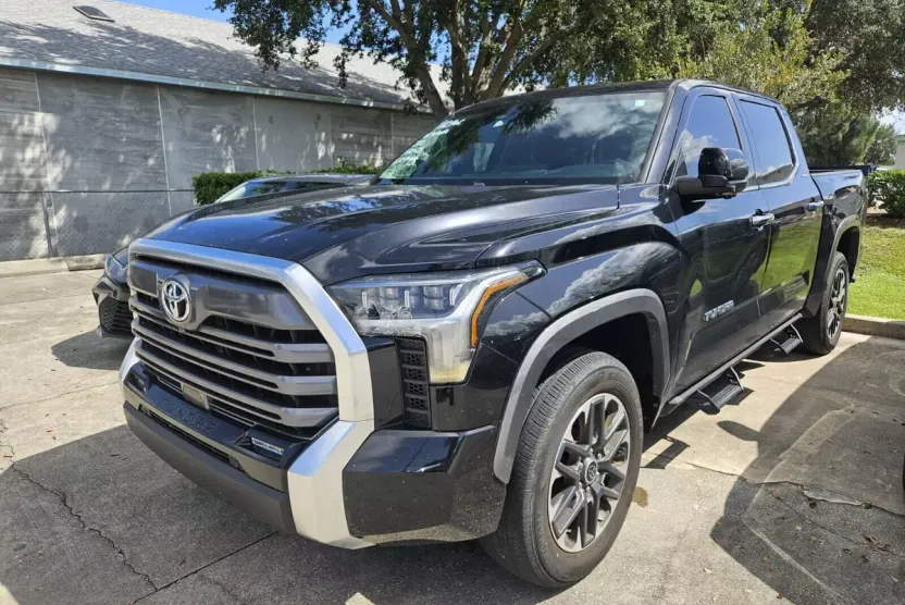 2023 Toyota Tundra Limited photo 1