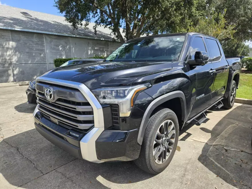 2023 Toyota Tundra Limited photo 1