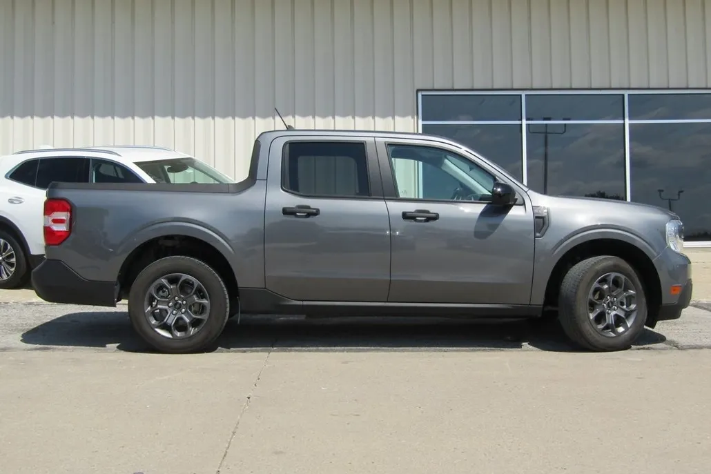 2024 Ford Maverick XLT photo 1